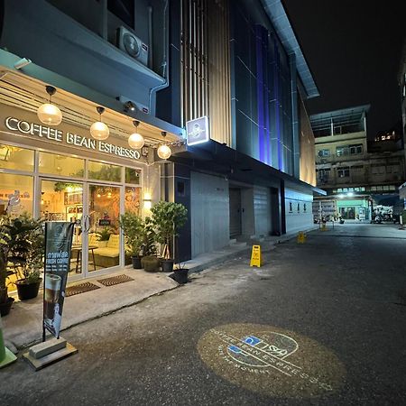 Twenty Two Place Hostel - Sukhumvit 22 Bangkok Esterno foto