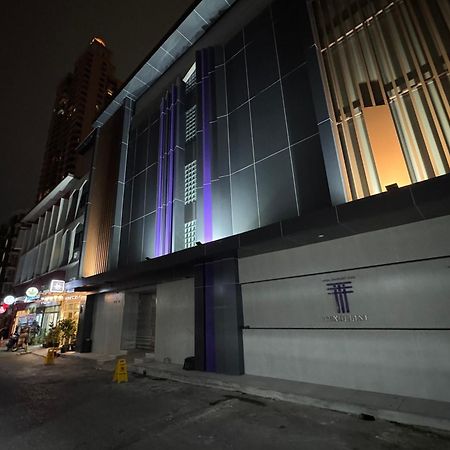 Twenty Two Place Hostel - Sukhumvit 22 Bangkok Esterno foto
